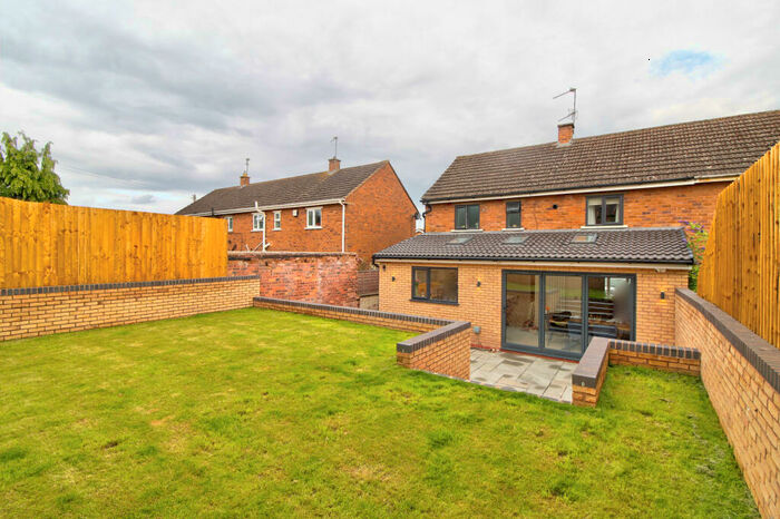 3 Bedroom End Of Terrace House For Sale In Evans Close, Kidderminster, DY11