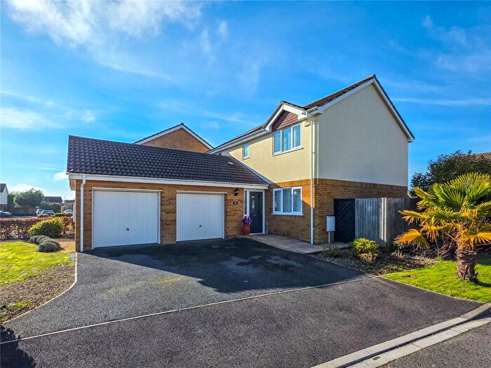 4 Bedroom Detached House For Sale In Juniper Drive, Highcliffe, Christchurch, Dorset, BH23