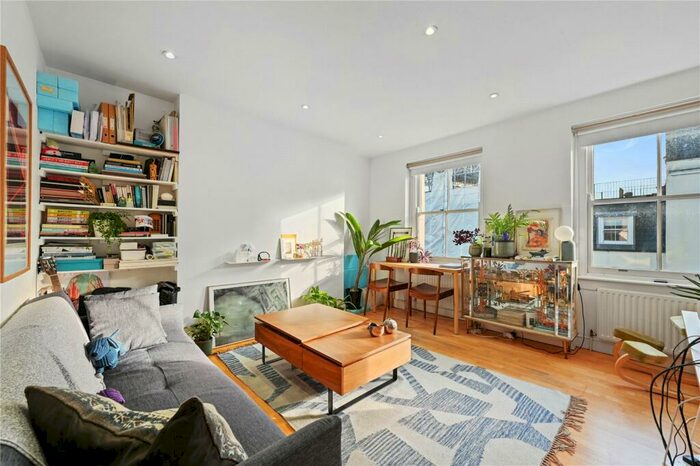 1 Bedroom Duplex To Rent In Exmouth Market, Clerkenwell, London, EC1R