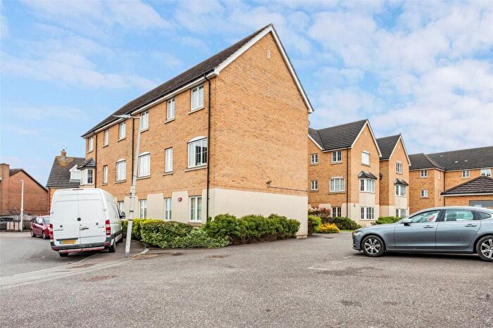 2 Bedroom Flat To Rent In Genas Close, Ilford, IG6