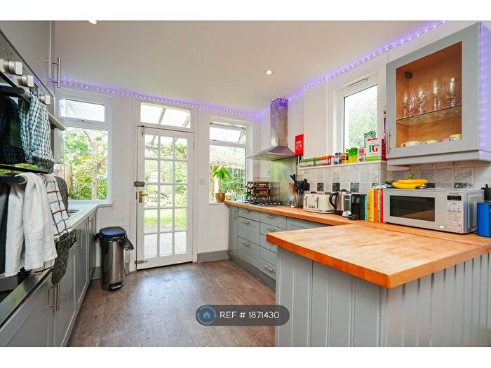 5 Bedroom Semi-detached House To Rent In Southfield Road, Oxford, OX4