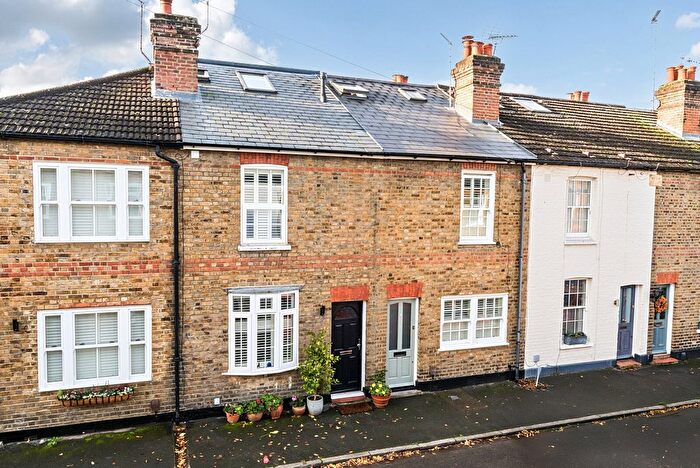 3 Bedroom Terraced House For Sale In Radnor Road, Weybridge, KT13