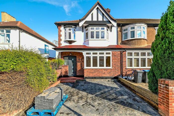 4 Bedroom End Of Terrace House To Rent In Belmont Avenue, New Malden, KT3