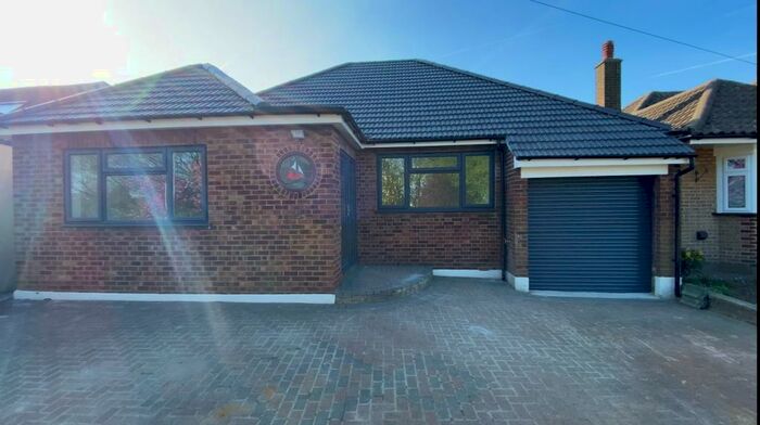 3 Bedroom Detached Bungalow To Rent In Millbrook Gardens, Gidea Park, RM2