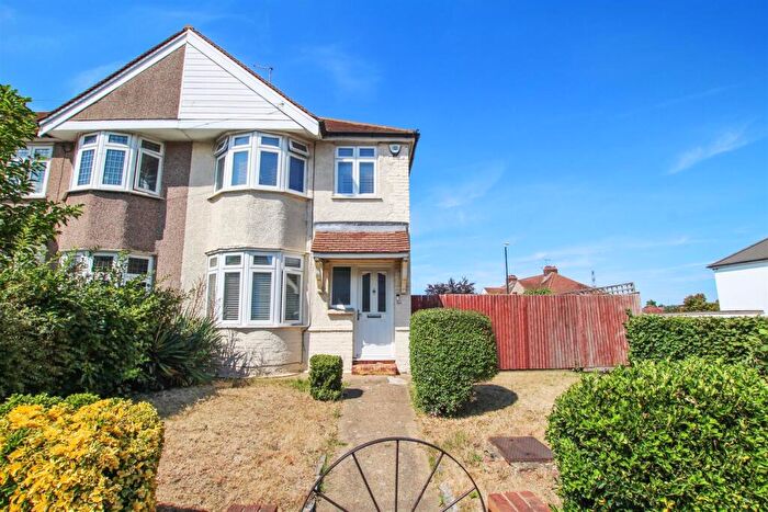 3 Bedroom End Of Terrace House To Rent In Hurst Road, Bexley, DA5