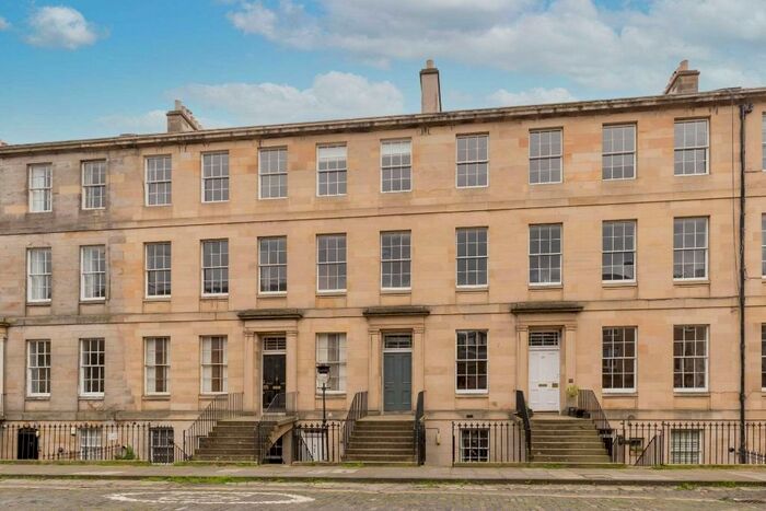 3 Bedroom Flat To Rent In Fettes Row, New Town, Edinburgh, EH3