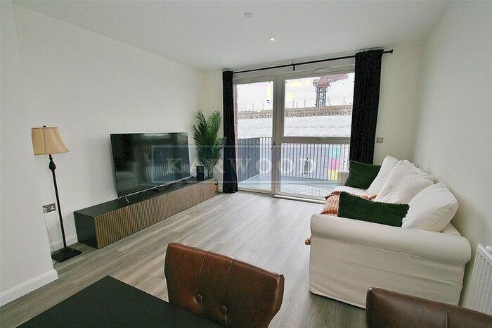 1 Bedroom Flat To Rent In Catimor House, Cranton Avenue, Hayes, UB3