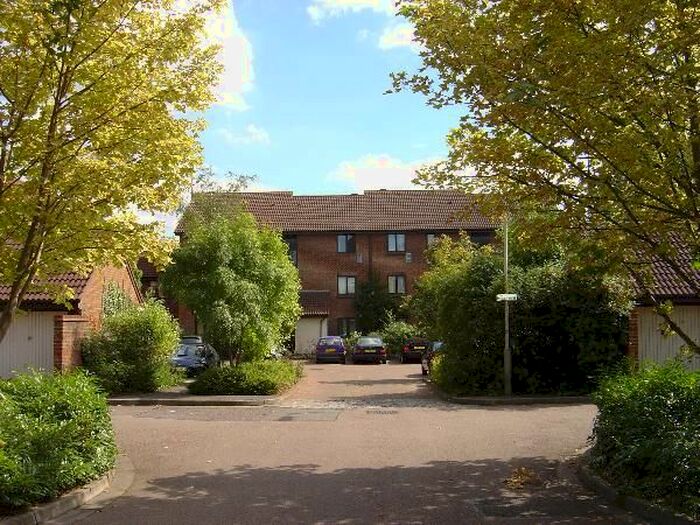 1 Bedroom Flat To Rent In Braybourne Drive, Isleworth, TW7