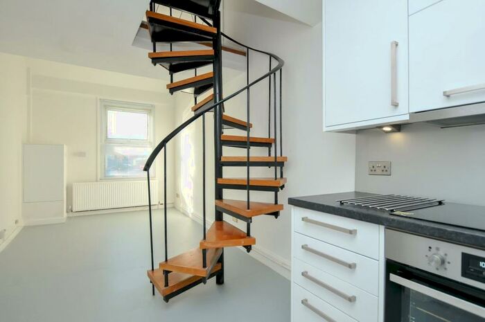 1 Bedroom Apartment To Rent In Kenworthy Road, London, E9