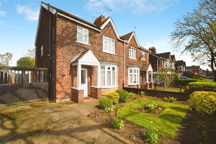 3 Bedroom Semi-Detached House For Sale In Ferry Road, Scunthorpe, DN15