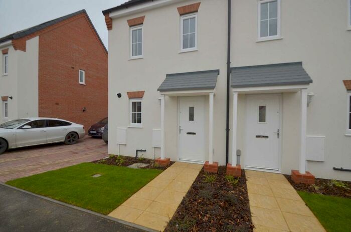 3 Bedroom Semi-Detached House To Rent In Harness Maker Way, Norwich, NR9