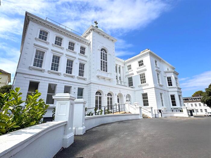 1 Bedroom Flat For Sale In Hartington Place, Eastbourne, BN21