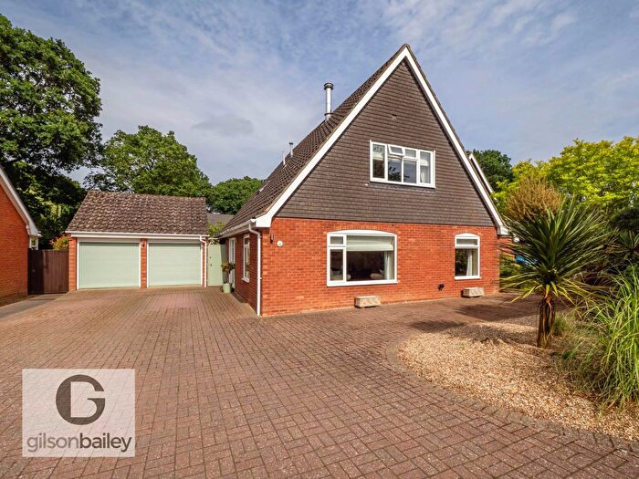 4 Bedroom Chalet For Sale In Warren Green, Salhouse, NR13