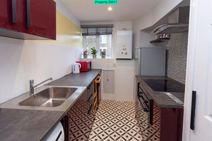 2 Bedroom Apartment To Rent In East Street, London, SE17