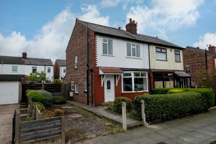 3 Bedroom Semi-Detached House To Rent In Caldy Road, Salford, M6