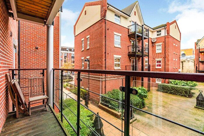 2 Bedroom Apartment For Sale In Briton Street, Southampton, Hampshire, SO14