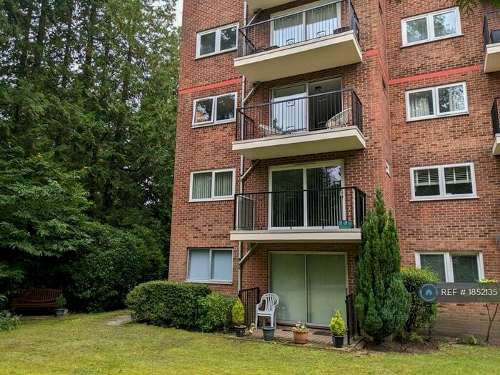 2 Bedroom Flat To Rent In Lissenden, Poole, BH13