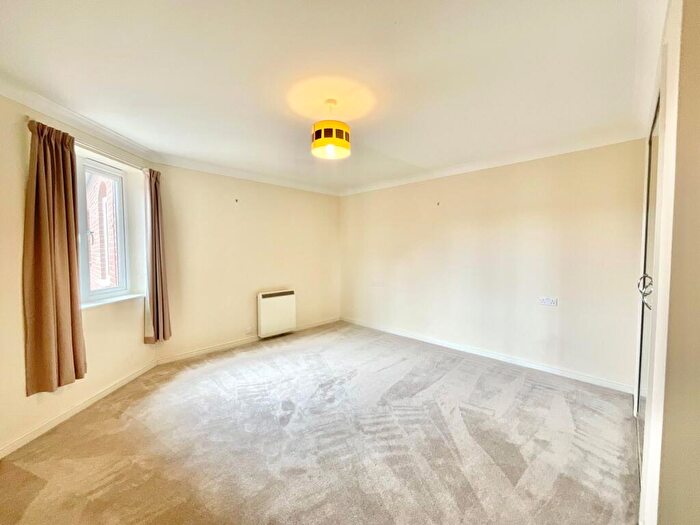 1 Bedroom Flat For Sale In Crown Street, Stone, ST15 - Photo 9