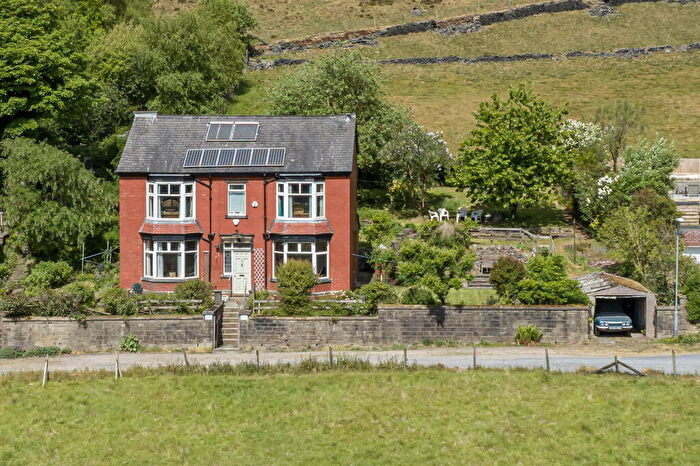4 Bedroom Detached House For Sale In Dalefields, Delph, Saddleworth, OL3