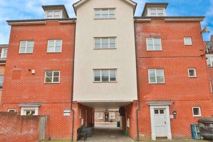 2 Bedroom Apartment To Rent In Drays Yard, Norwich, NR1