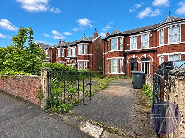 4 Bedroom Semi-Detached House For Sale In Oak Street, Southport, Merseyside, PR8