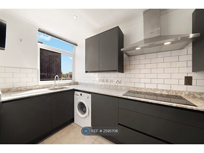 4 Bedroom Maisonette To Rent In Bethnal Green Road, London, E2