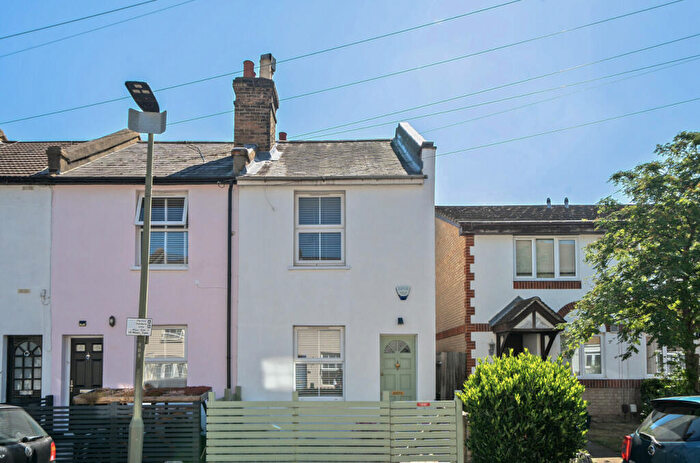 2 Bedroom End Of Terrace House For Sale In Wharton Road, Bromley, BR1
