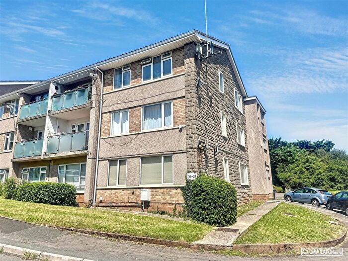 3 Bedroom Flat To Rent In Westward Gardens Long Ashton, Bristol, BS41