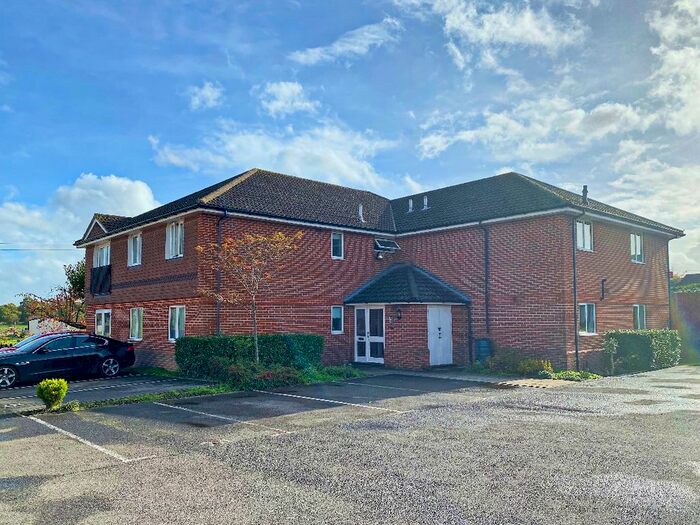 1 Bedroom Flat To Rent In Guildford Road, GU12