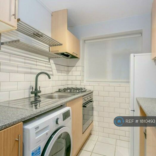 3 Bedroom Flat To Rent In Norfolk Court, Brighton, BN1
