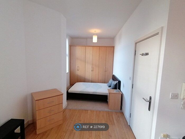 1 Bedroom Studio To Rent In Mcilroys Building, Reading, RG1