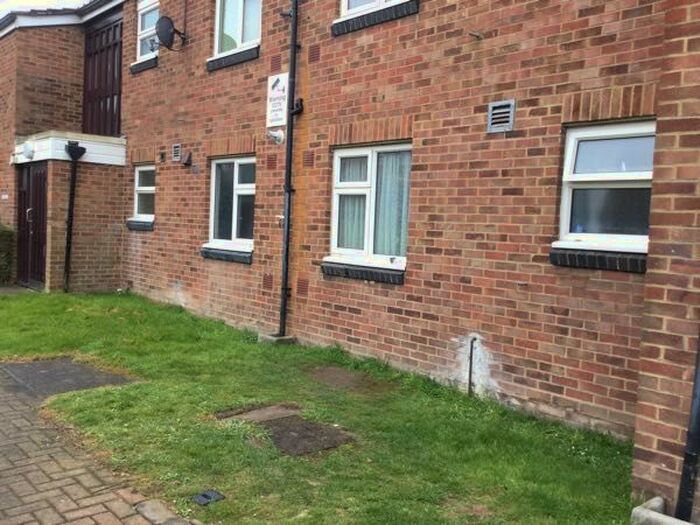 1 Bedroom Flat To Rent In Shakespeare, Royston, SG8