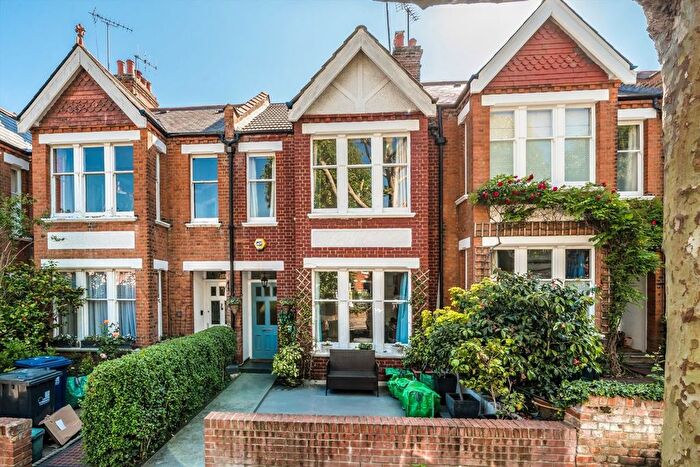 3 Bedroom Property To Rent In Woodfield Avenue, Ealing, W5