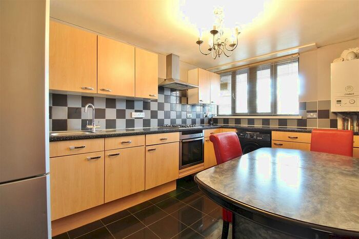 3 Bedroom Flat To Rent In Mogden Lane, Isleworth, TW7