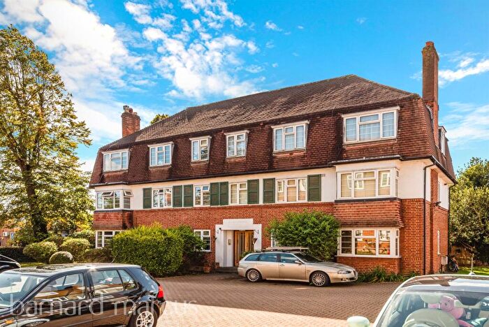 3 Bedroom Flat To Rent In Hook Road, Surbiton, KT6