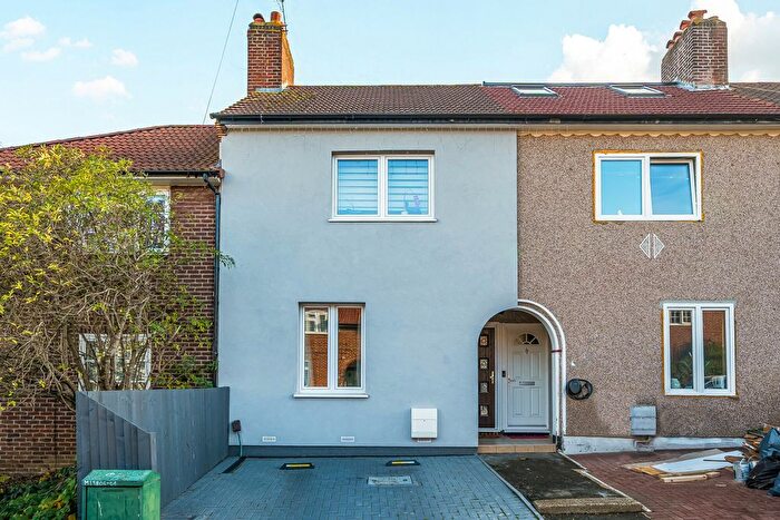 2 Bedroom Detached House For Sale In Durham Hill, Bromley, BR1