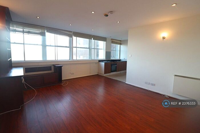 2 Bedroom Flat To Rent In Fitzroy Court, Croydon, CR0