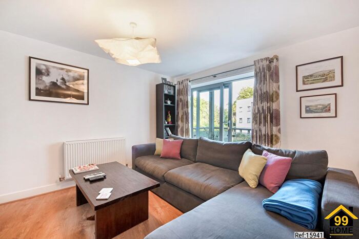 3 Bedroom Flat For Sale In Fitzgerald House, London, SW17