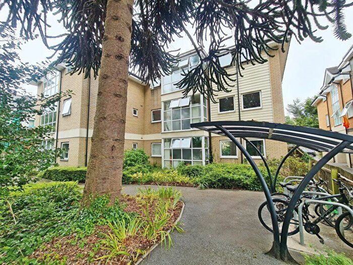 2 Bedroom Flat To Rent In Richmond Park Road, Charminster (), P07