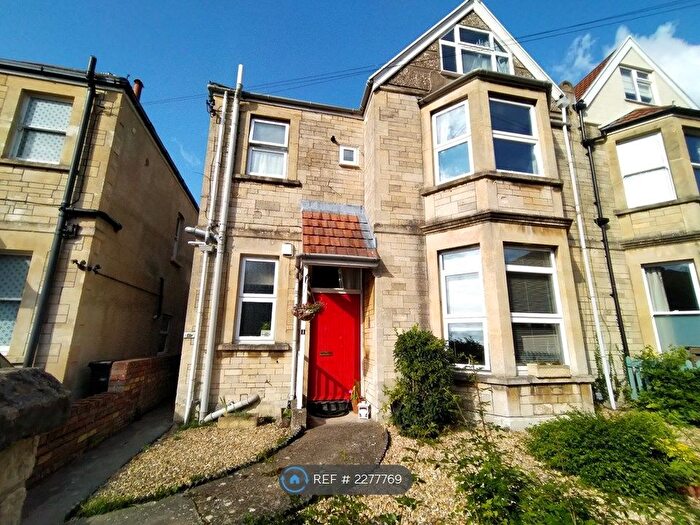 3 Bedroom Flat To Rent In Grange Court Road, Bristol, BS9