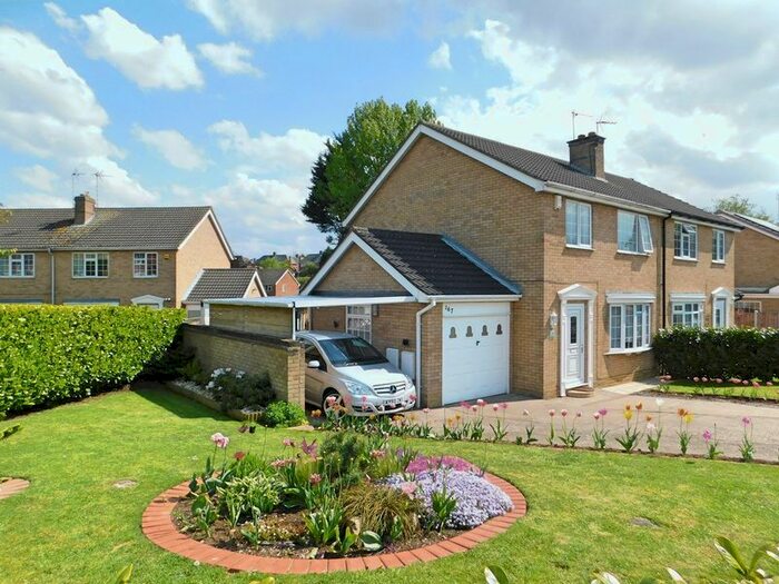 3 Bedroom Semi-Detached House To Rent In Winchester Road, Grantham, NG31