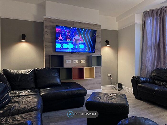 7 Bedroom Terraced House To Rent In Garmoyle Road, Liverpool, L15