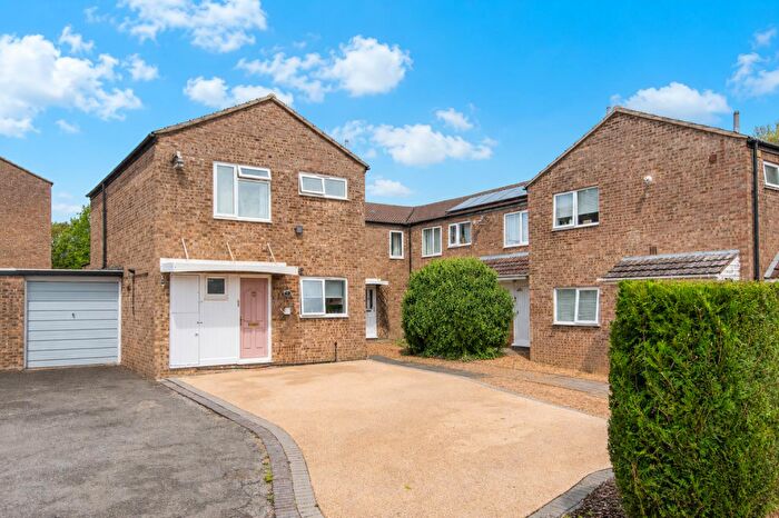 3 Bedroom Link Detached House For Sale In Bede Close, Corby, NN18