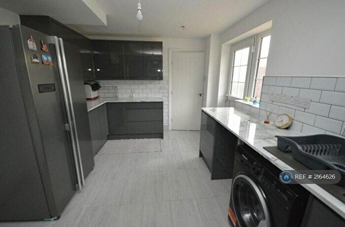 4 Bedroom Semi-Detached House To Rent In Needham Road, Luton, LU4