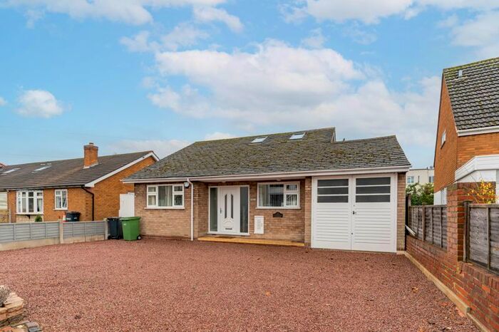 4 Bedroom Detached Bungalow To Rent In Parkfield Road, Stourbridge DY8