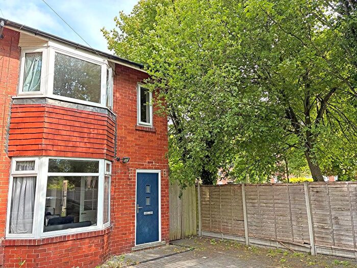 3 Bedroom Semi-Detached House To Rent In Harrison Grove, Harrogate, HG1