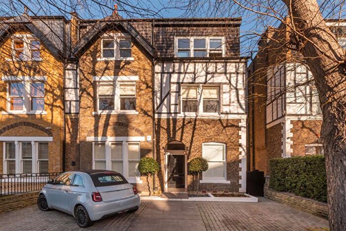 3 Bedroom Flat To Rent In Elsworthy Road, Primrose Hill, NW3