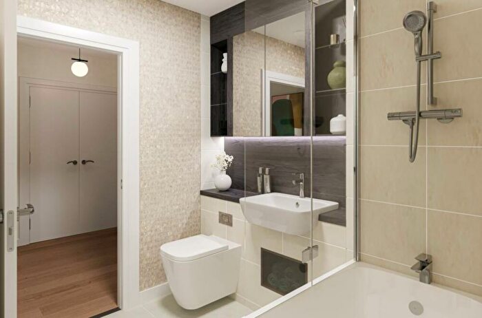 1 Bedroom Apartment For Sale In Bermondsey Heights - Ilderton Road, London, SE15
