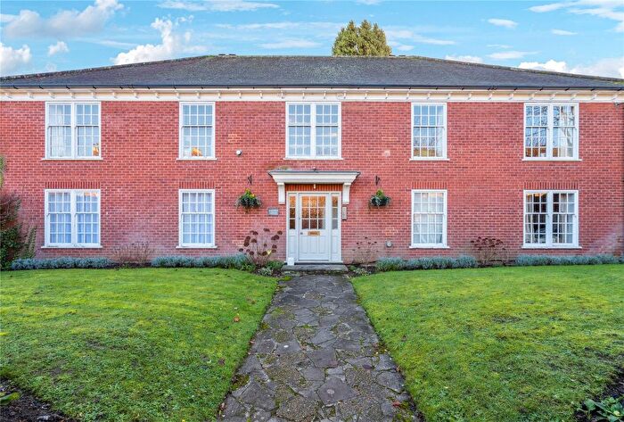 2 Bedroom Flat For Sale In St. Andrews Road, Henley-On-Thames, Oxfordshire, RG9