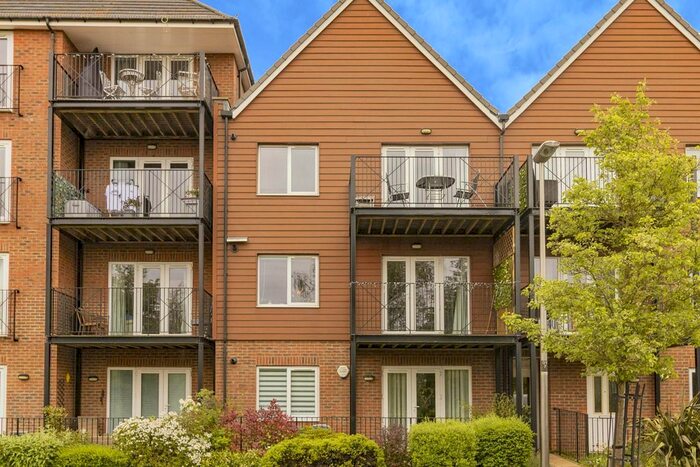 2 Bedroom Flat To Rent In Greensand View, Woburn Sands, MK17